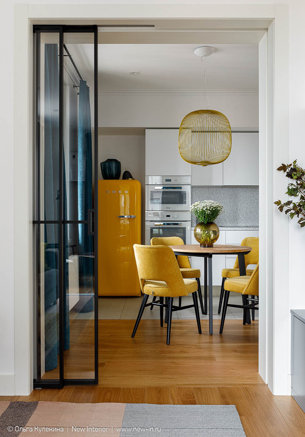 Квартира в стиле mid-century modern в ЖК Европа сити - 68 м²