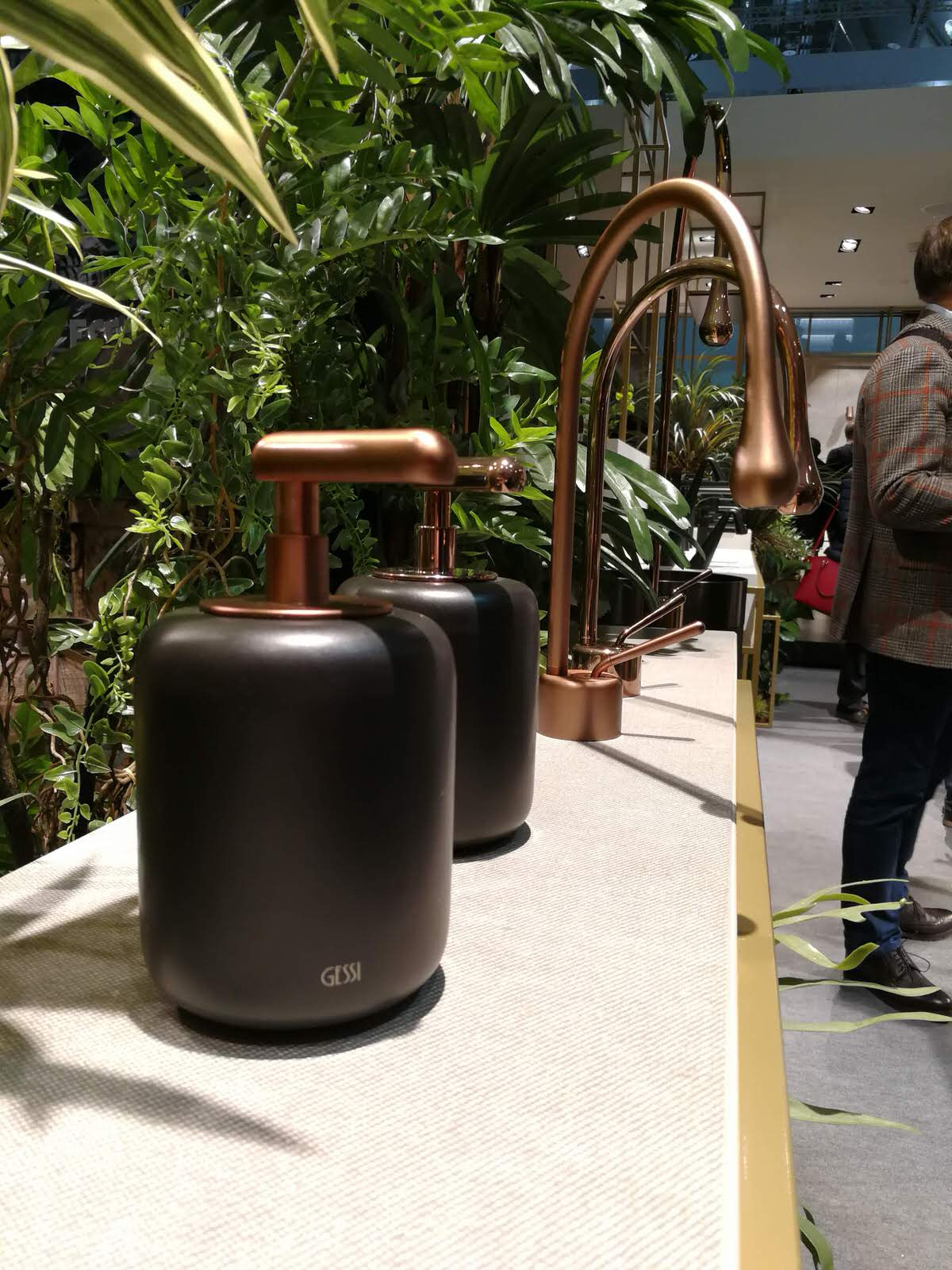 Смесители и аксессуары от итальянского бренда Gessi