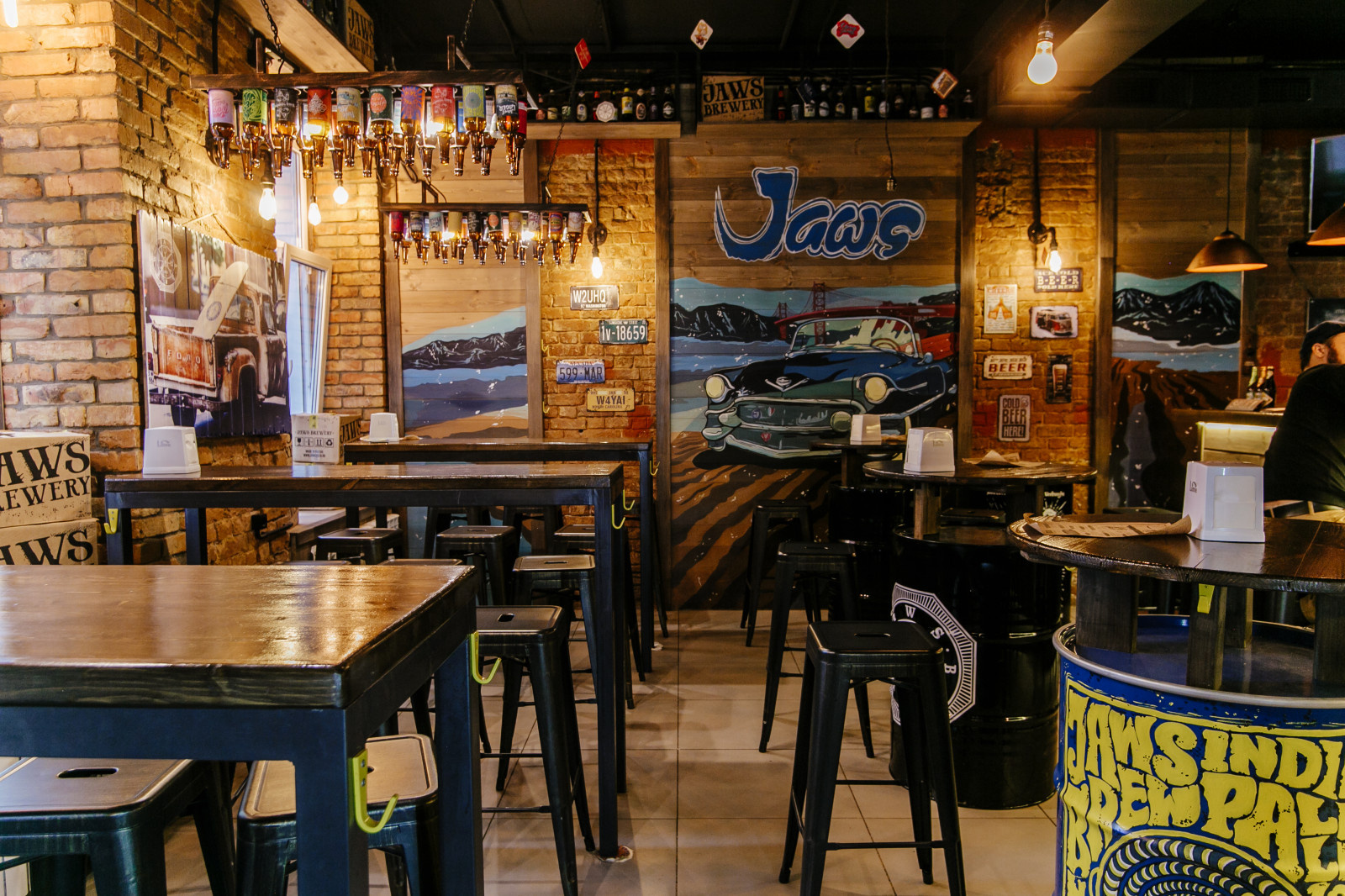 бар JAWS