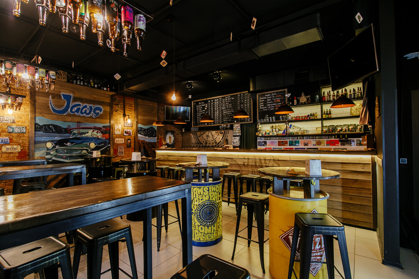бар JAWS