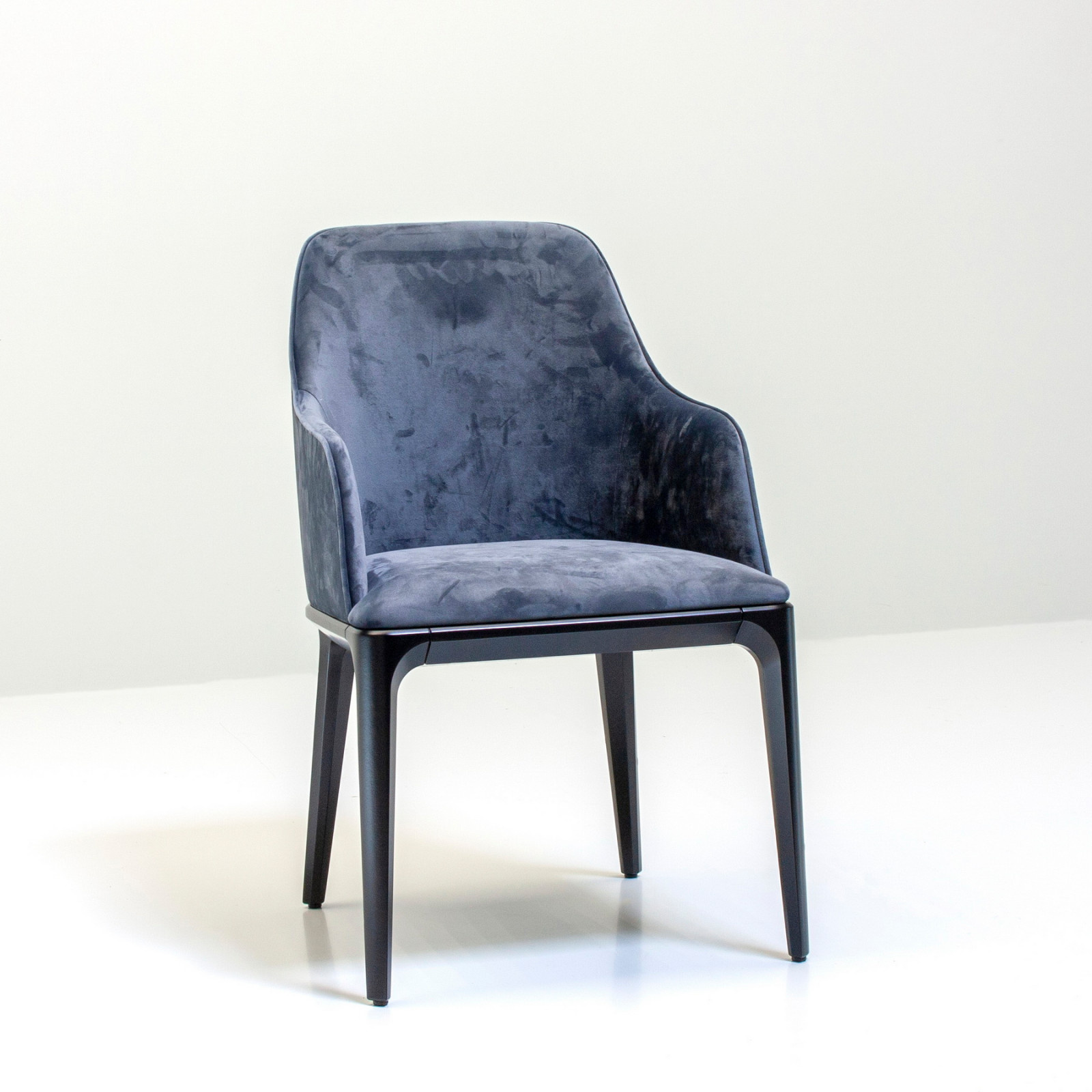 Стул с подлокотниками Плэй