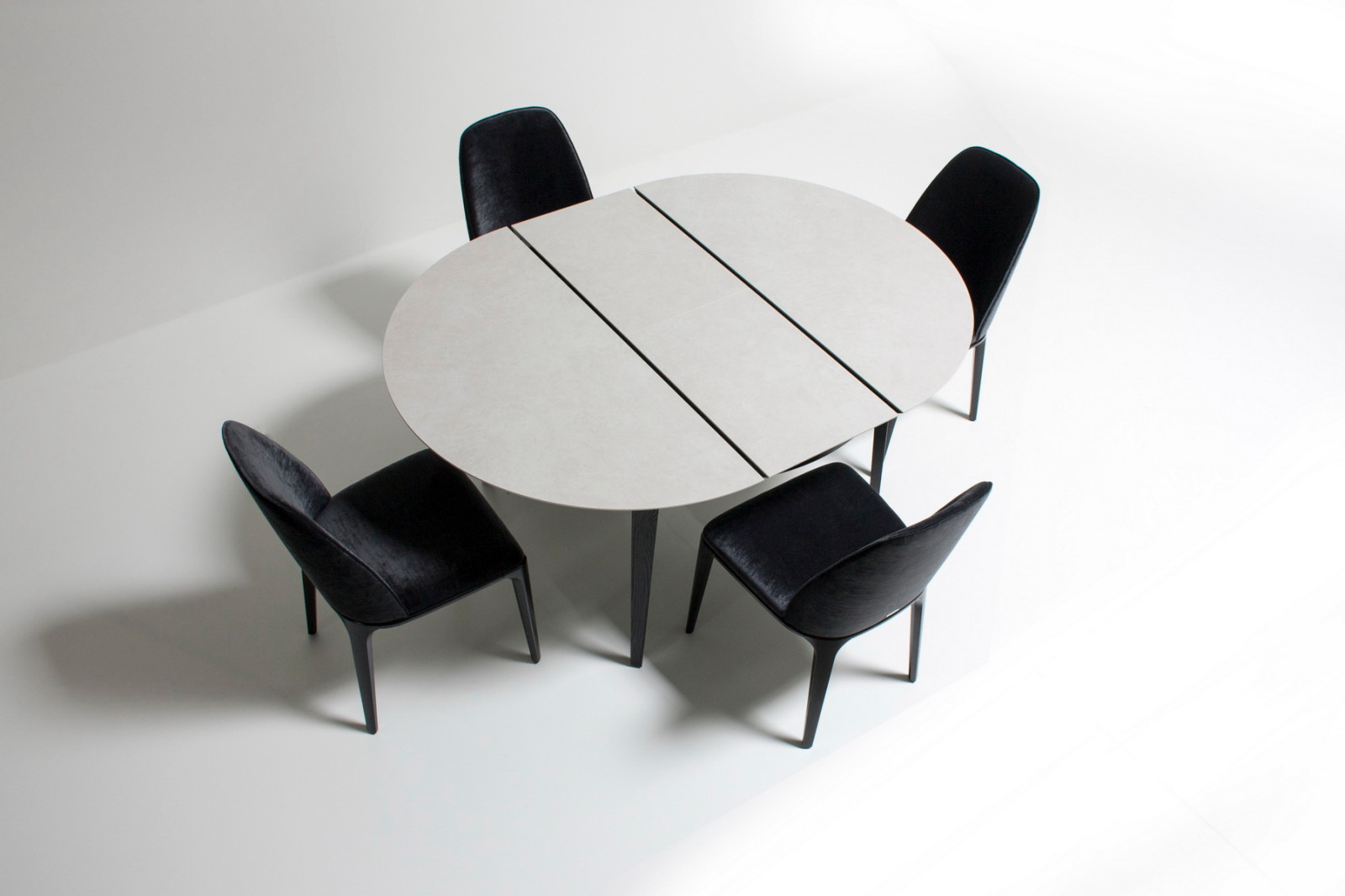 Обеденный стол