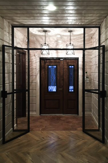 Стеклянная перегородка входной группы