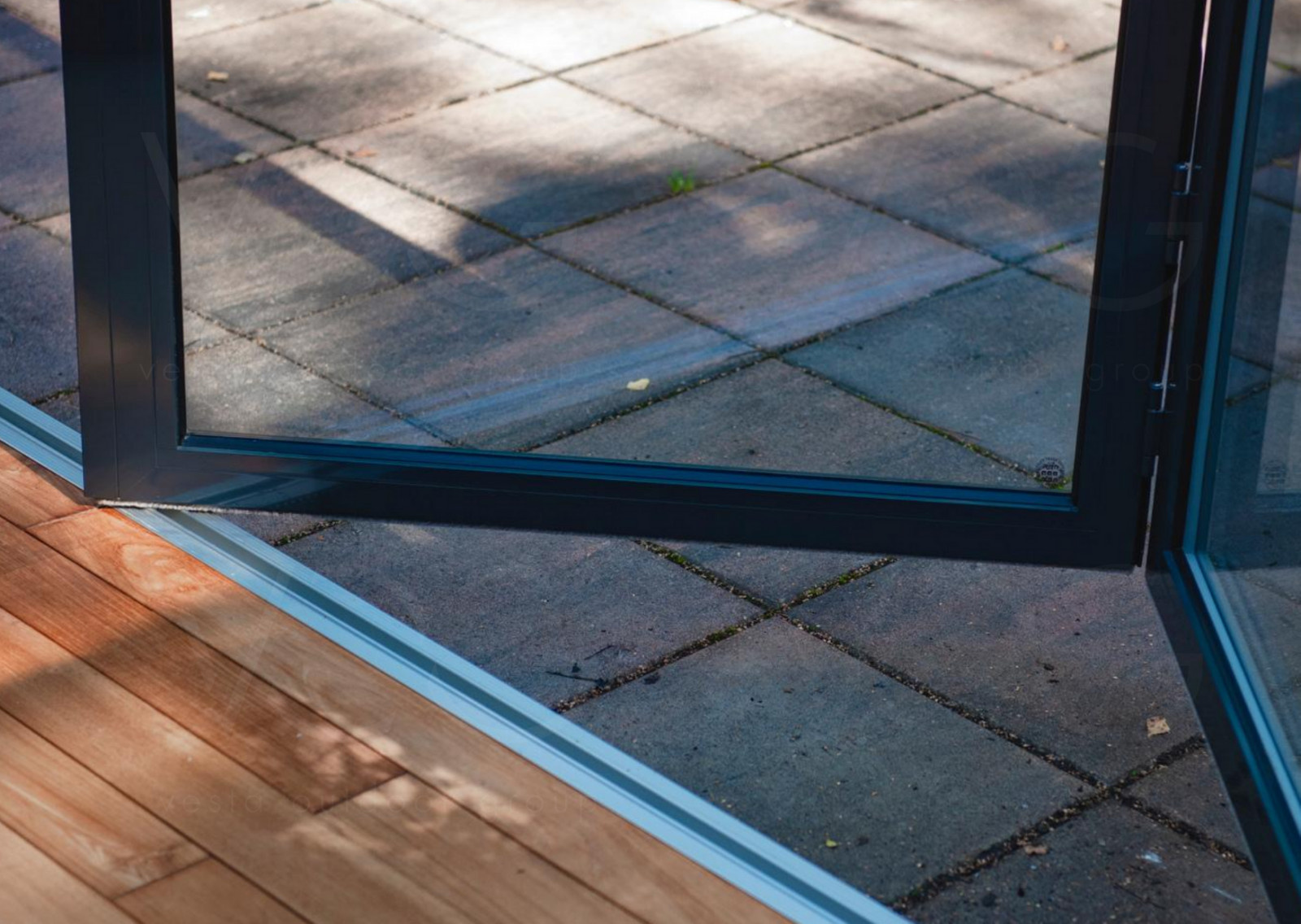 Стеклянная веранда на эксплуатируемой кровле