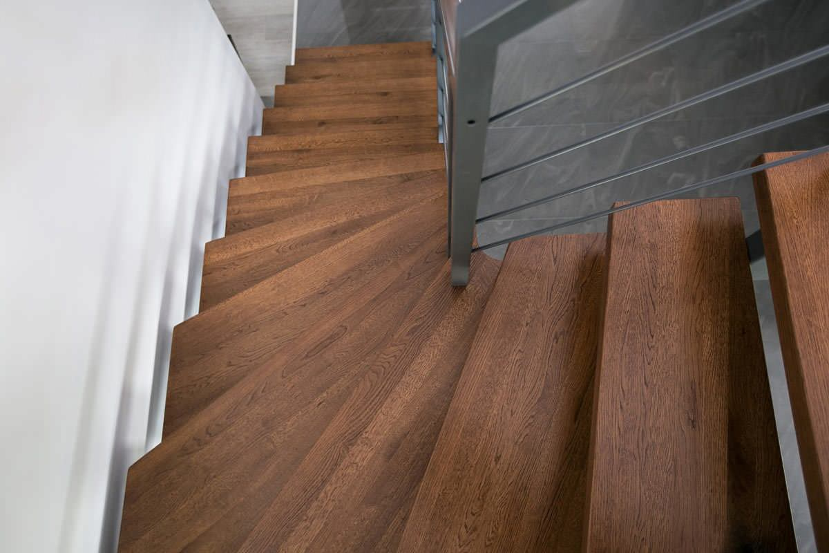 Лестница на металлокаркасе