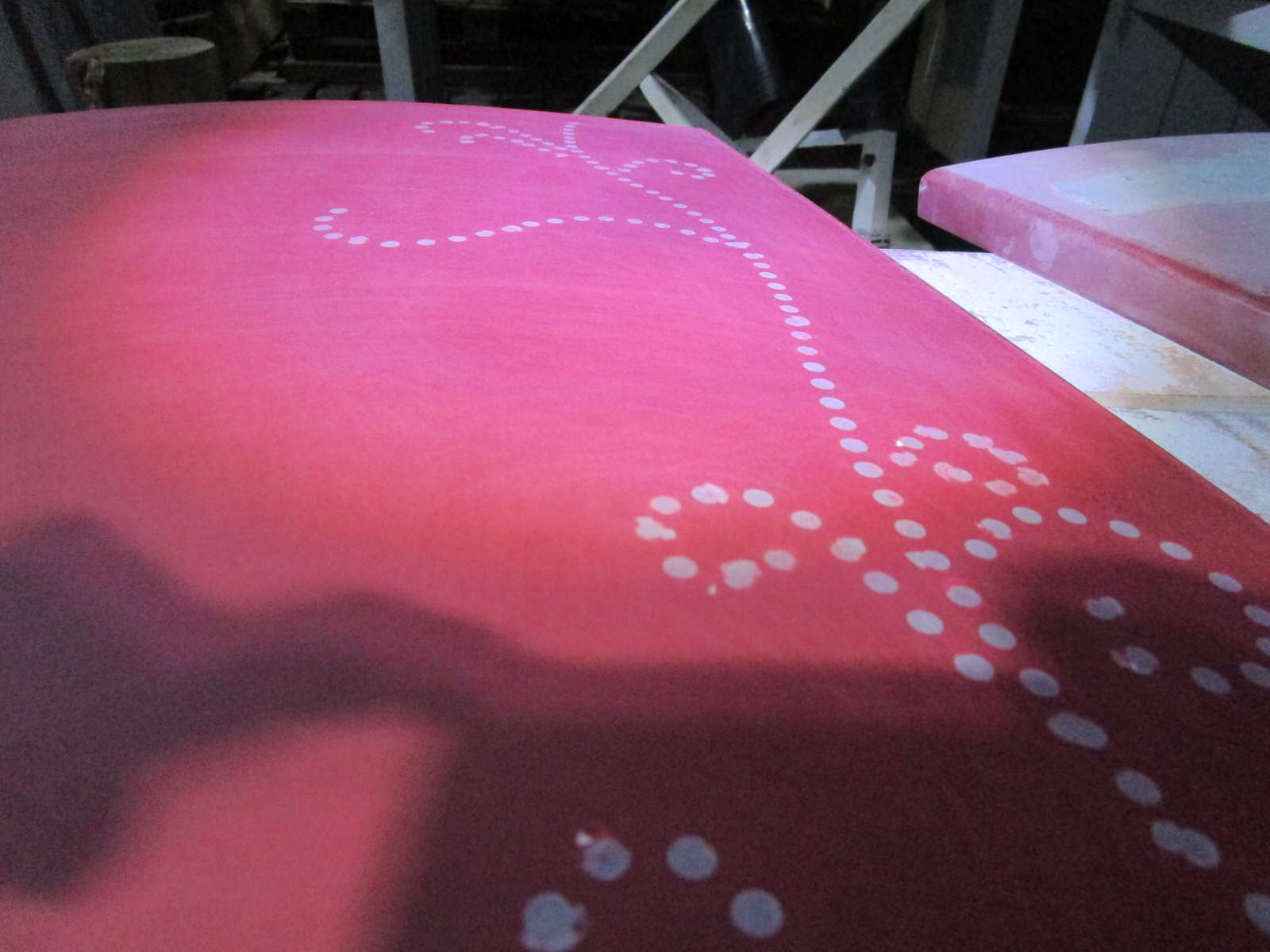 черный лаковый комод