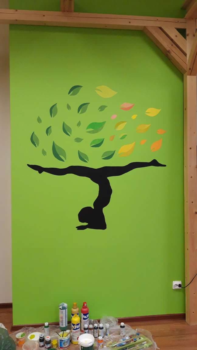 Роспись стен.