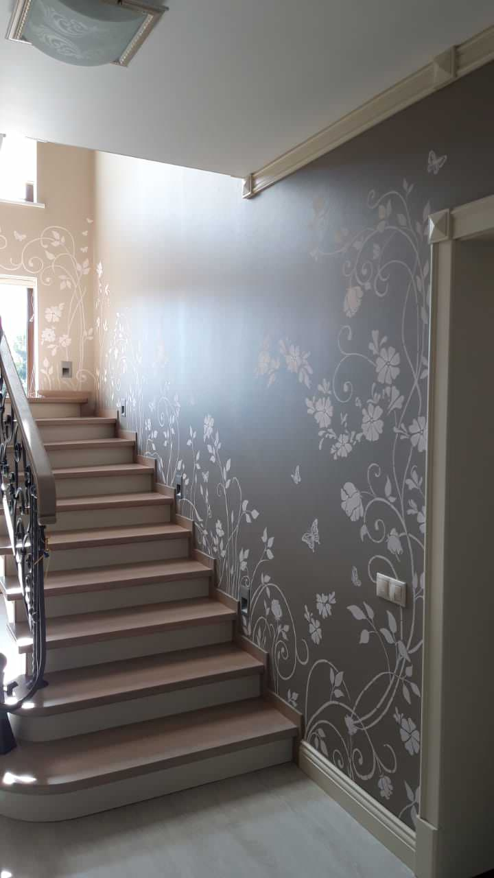 Роспись стен.