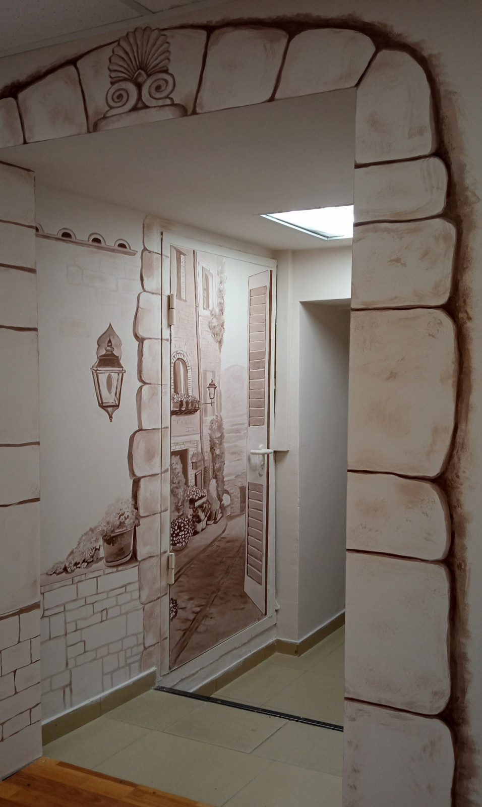 Роспись в интерьере "Центр массажа Браво"