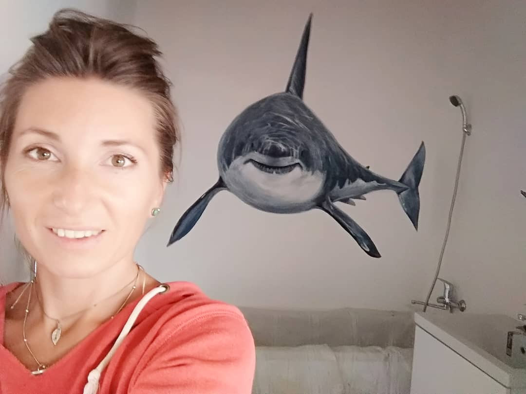 Акула в ванной комнате