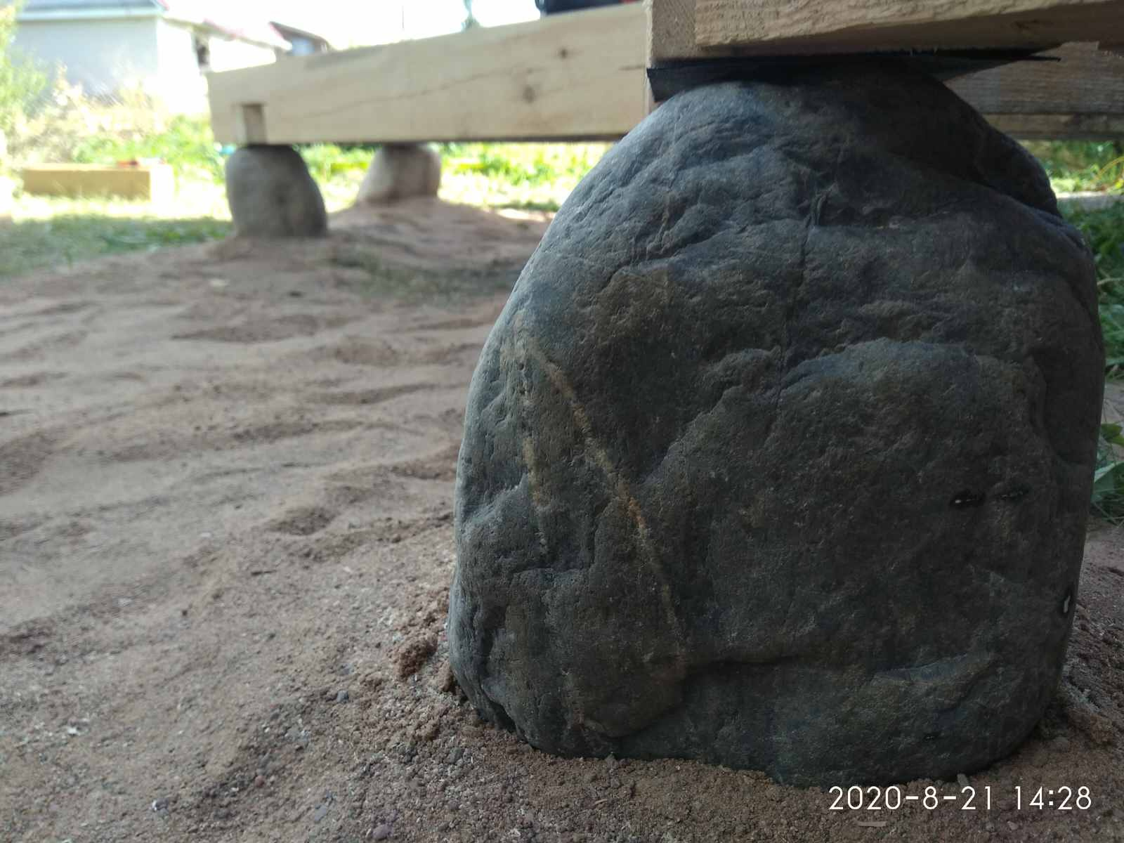 Терраса на валунах