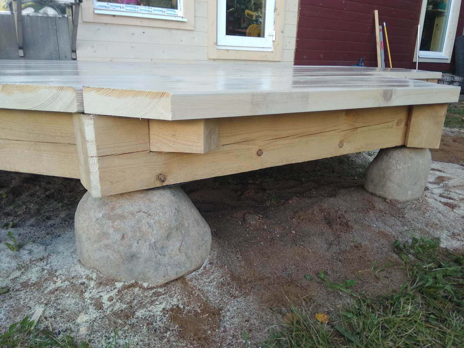 Терраса на валунах