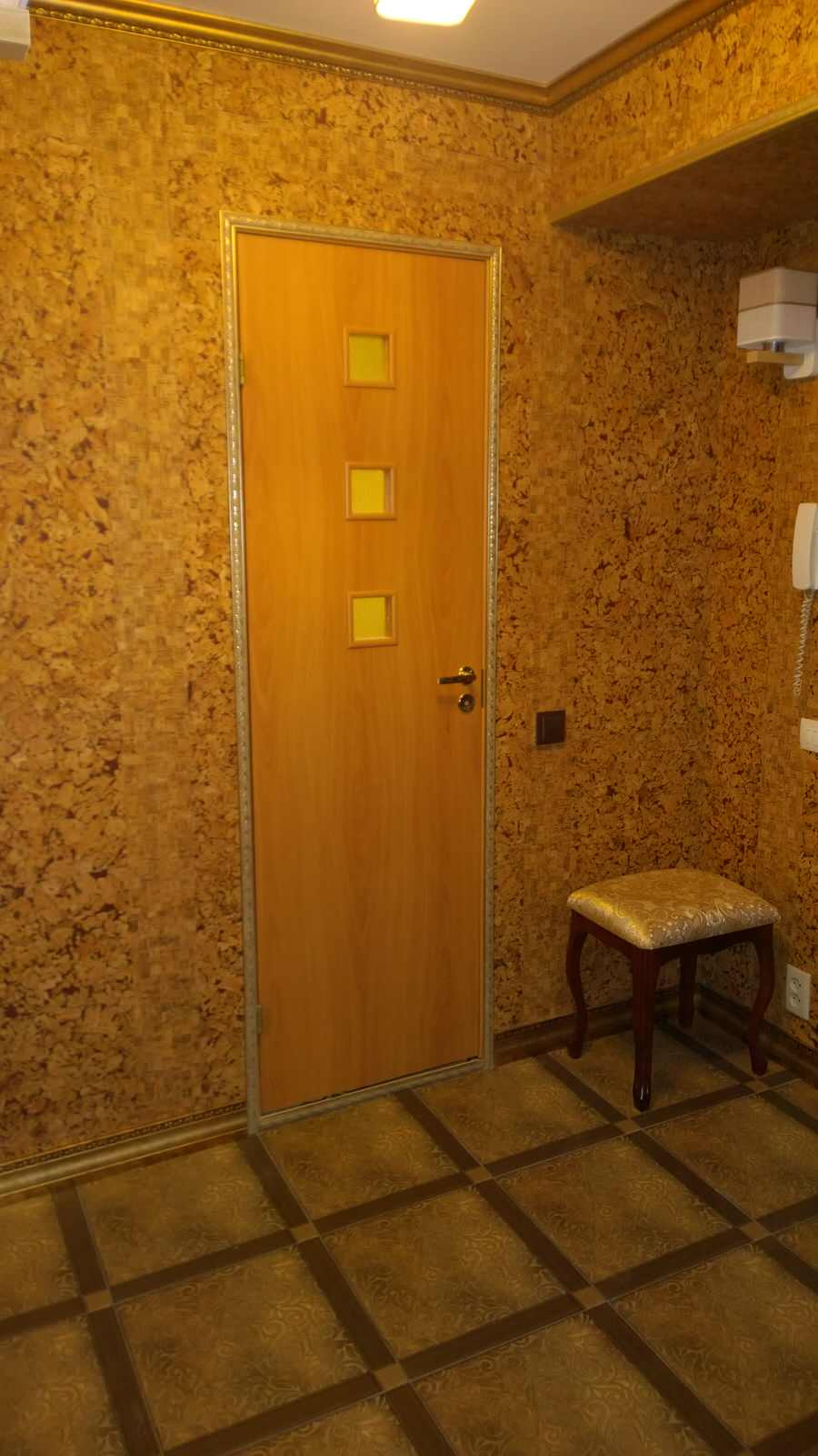 Санузел и прихожая.
