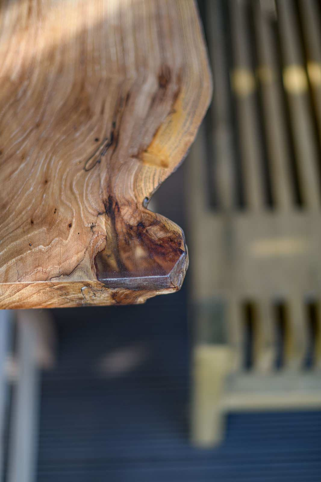 Стол из слэбов карагача и натурального камня