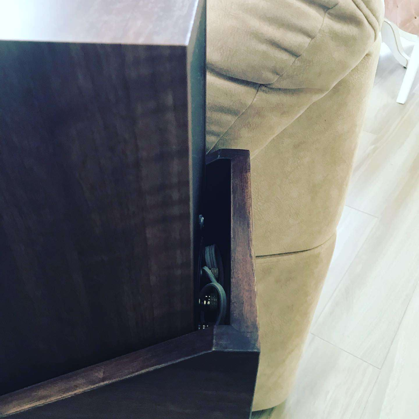 Стойки из ореха.