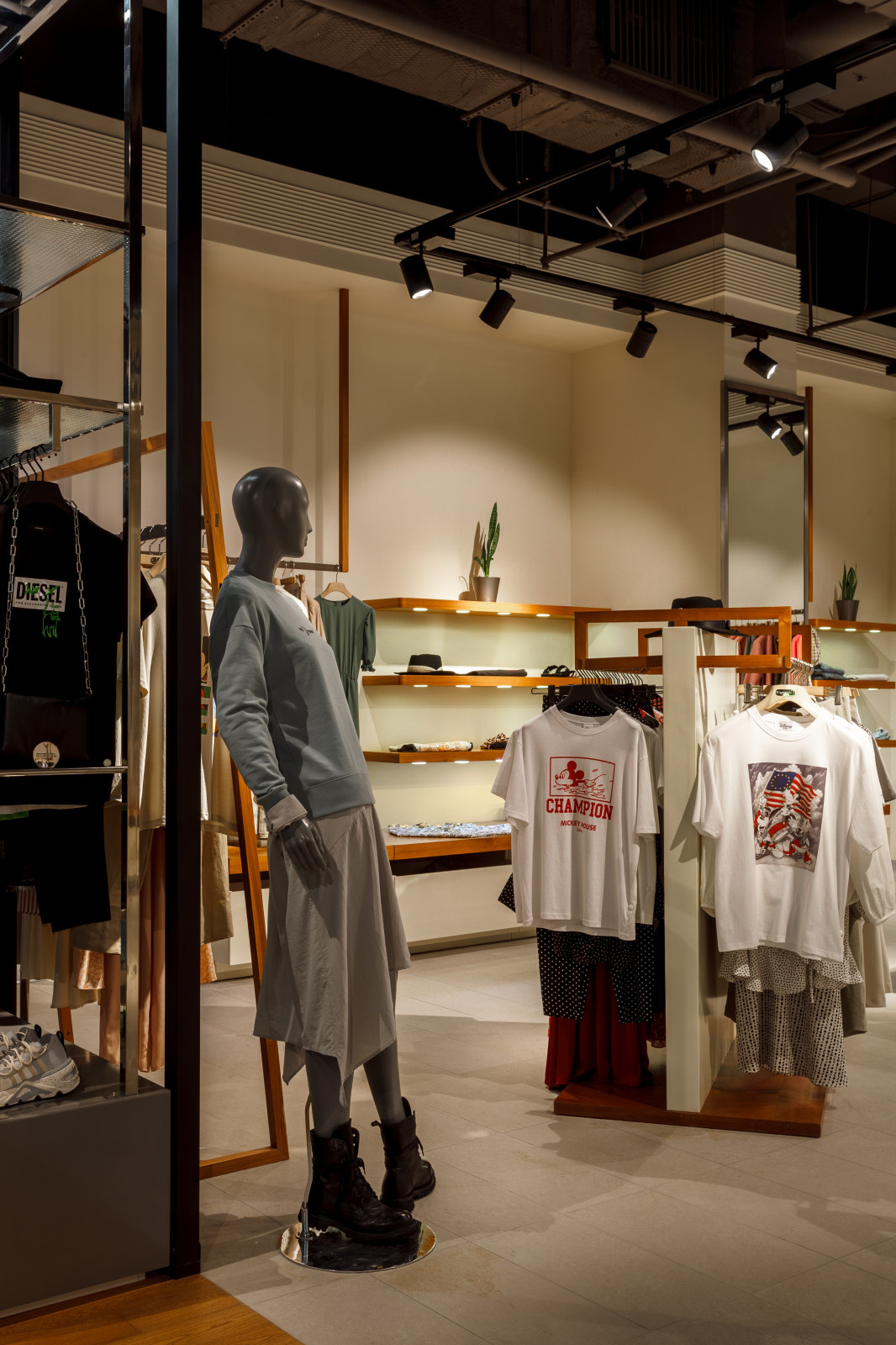 Мультибренд •COSMO STORE•  в ТРК "Сити Центр" Краснодар.