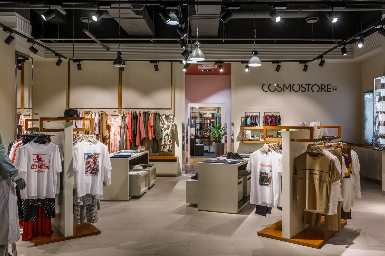 Мультибренд •COSMO STORE•  в ТРК "Сити Центр" Краснодар.