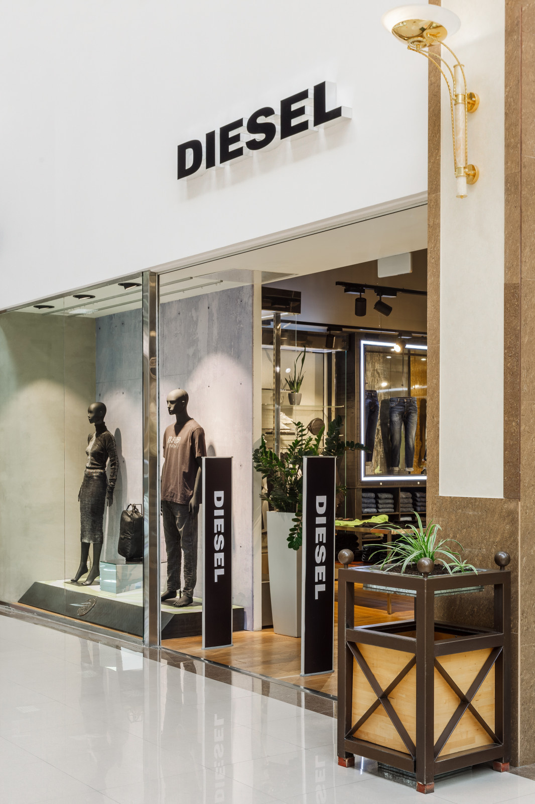 •COSMO STORE•  Монобренд DIESEL в МГЦ "Красная Площадь"