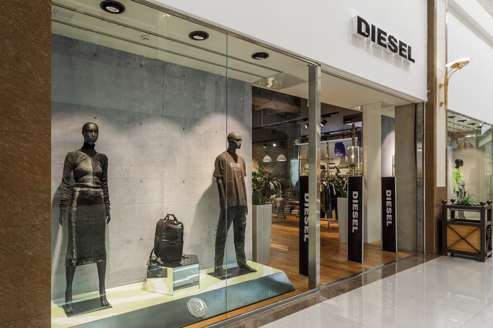 •COSMO STORE•  Монобренд DIESEL в МГЦ "Красная Площадь"