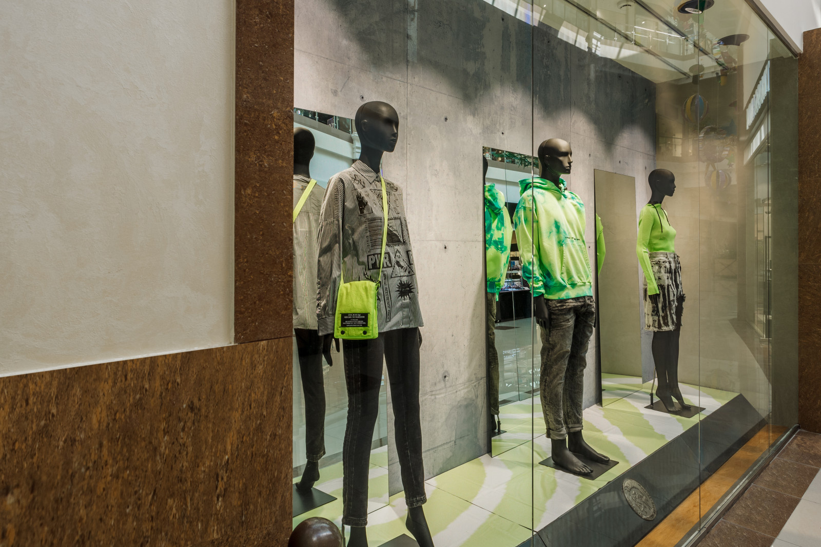 •COSMO STORE•  Монобренд DIESEL в МГЦ "Красная Площадь"