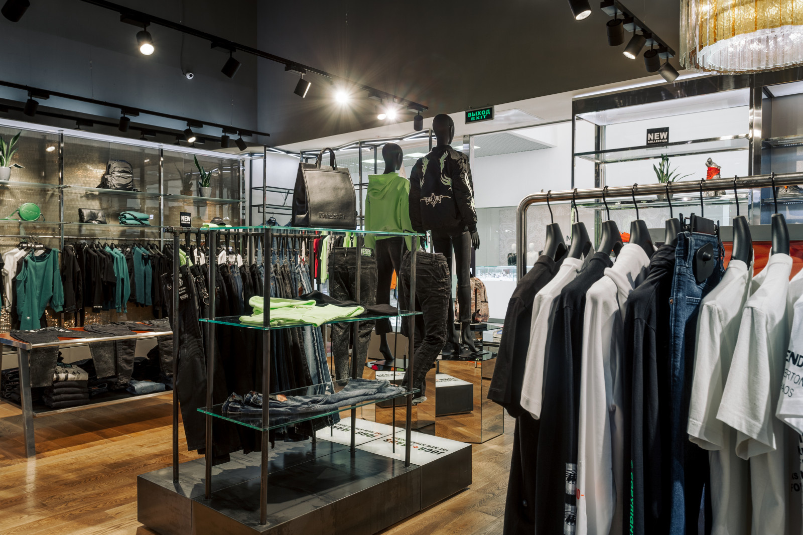 •COSMO STORE•  Монобренд DIESEL в МГЦ "Красная Площадь"