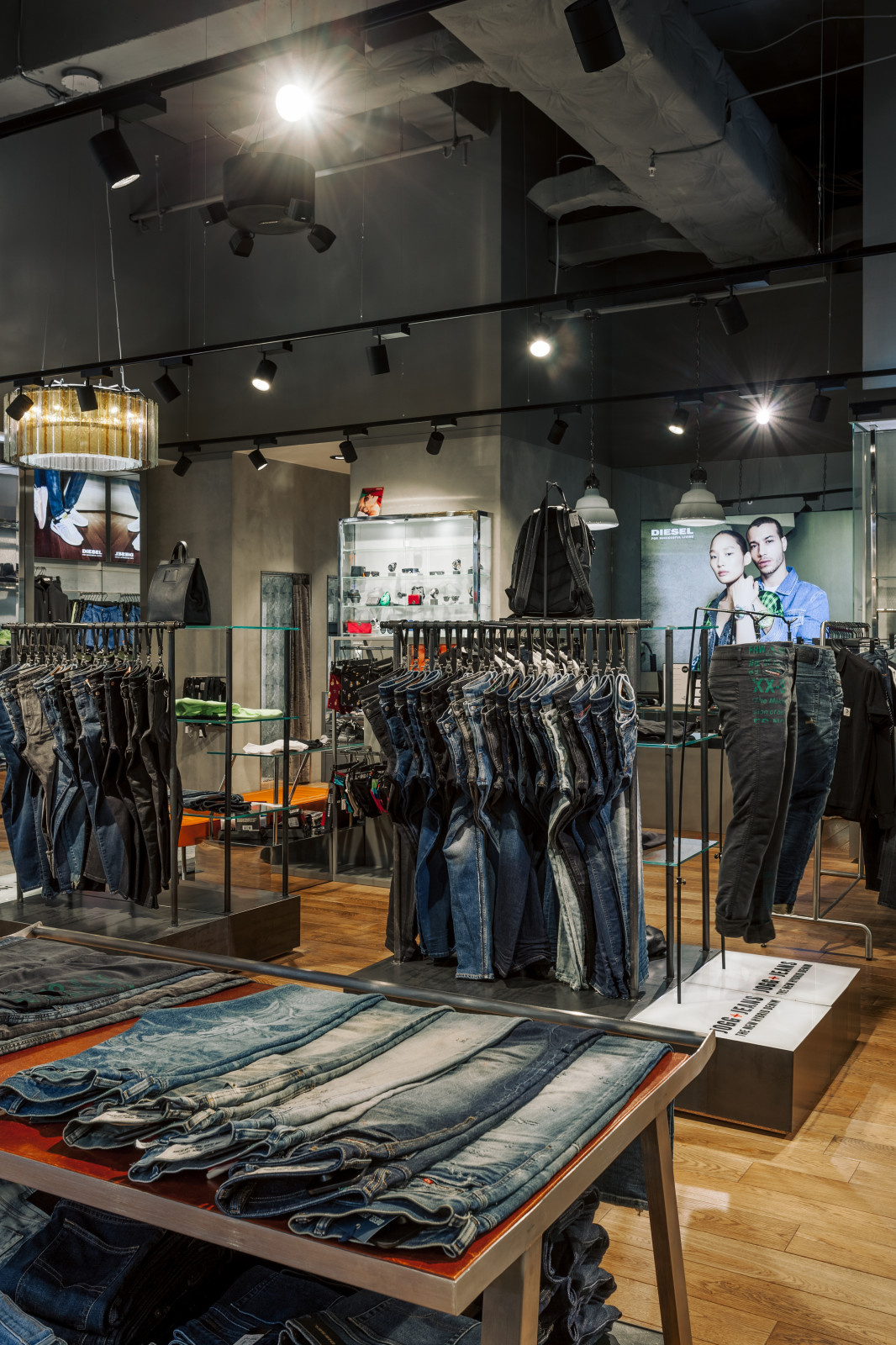 •COSMO STORE•  Монобренд DIESEL в МГЦ "Красная Площадь"