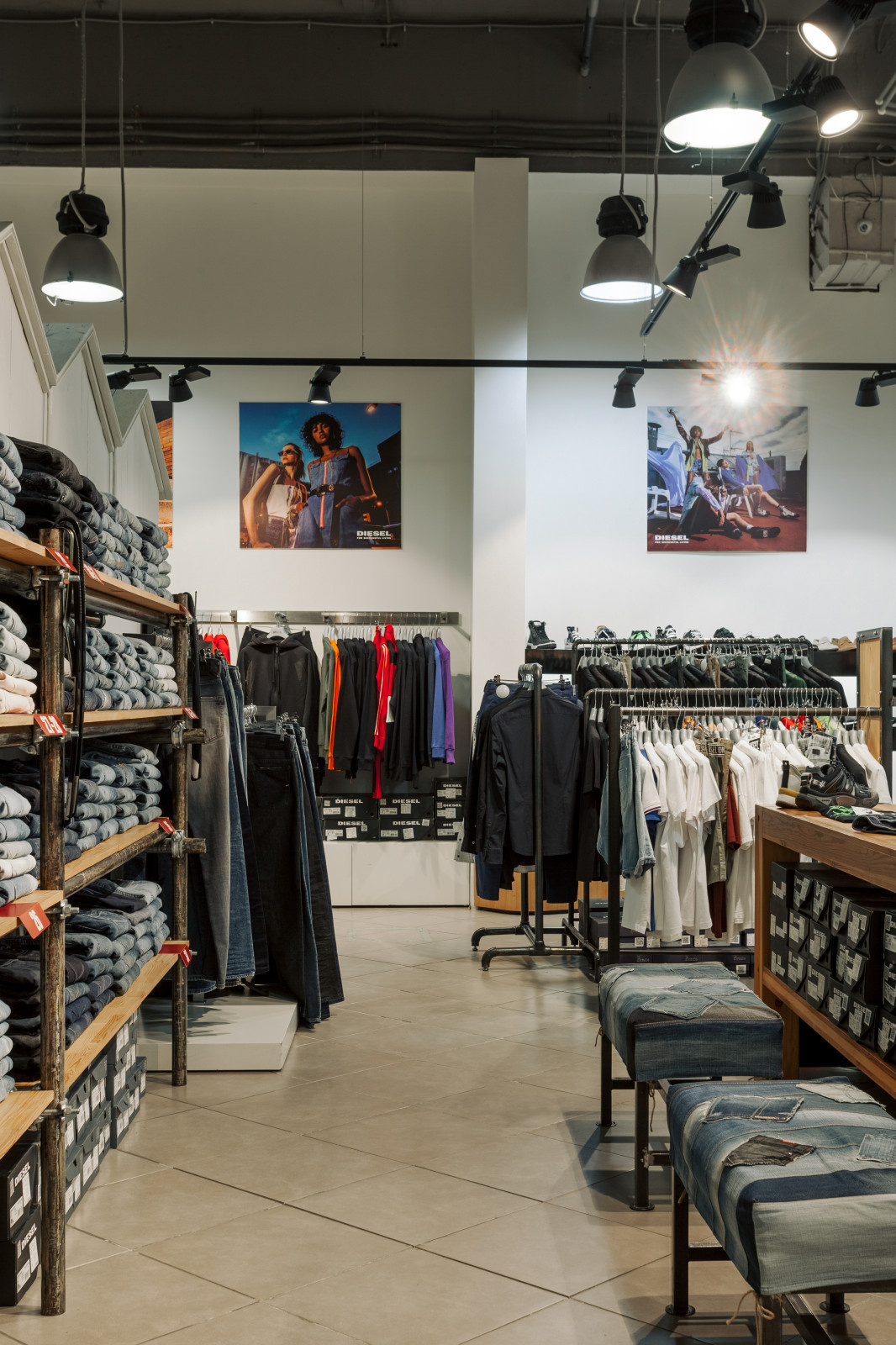 Магазин-дисконт COSMO STORE (ТРЦ "Меридиан")