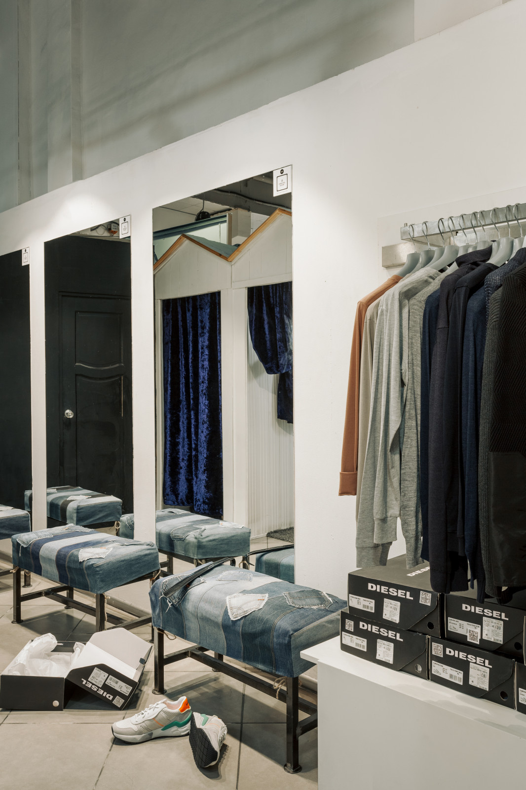 Магазин-дисконт COSMO STORE (ТРЦ "Меридиан")