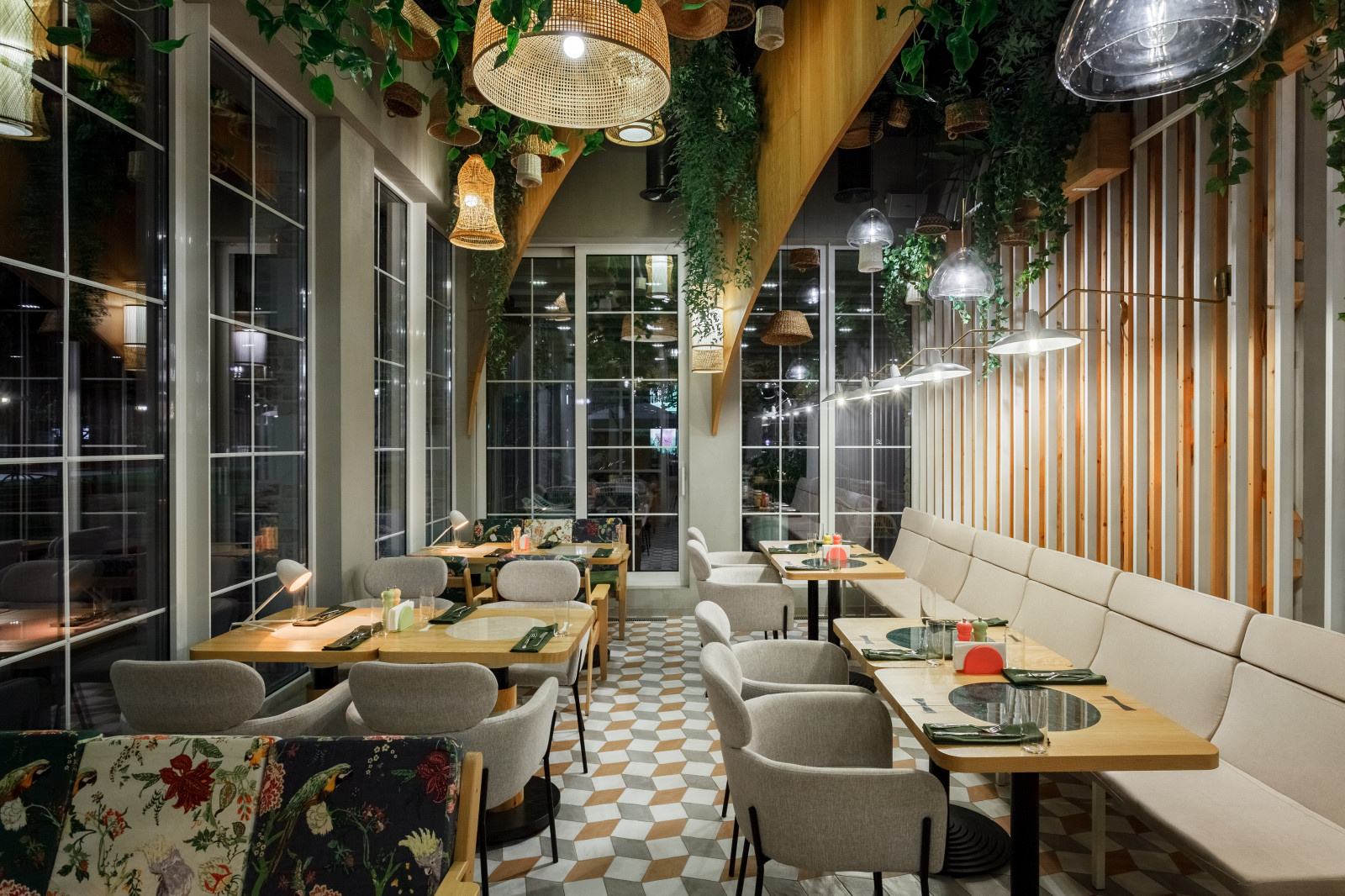 Ресторан "Птичка-Невеличка"