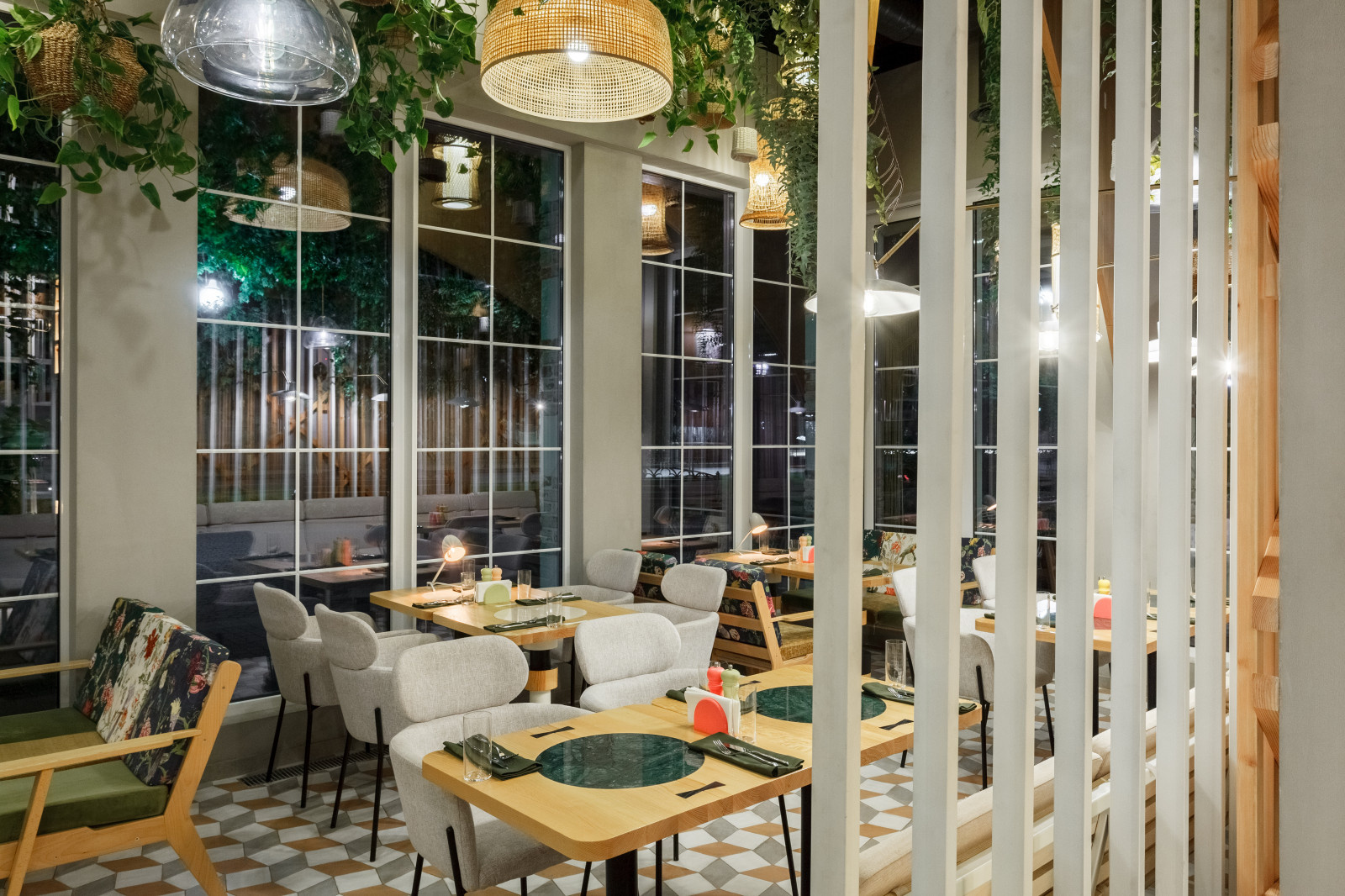 Ресторан "Птичка-Невеличка"