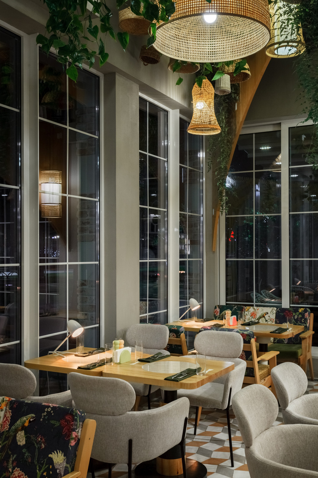 Ресторан "Птичка-Невеличка"