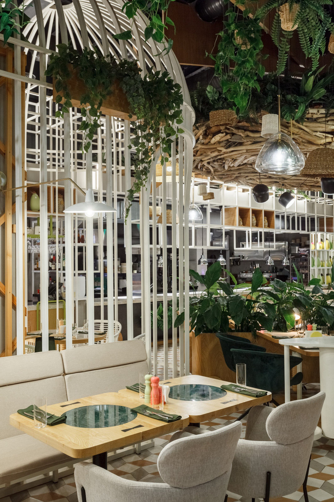 Ресторан "Птичка-Невеличка"