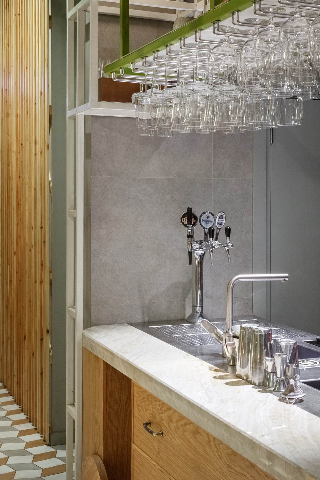 Ресторан "Птичка-Невеличка"