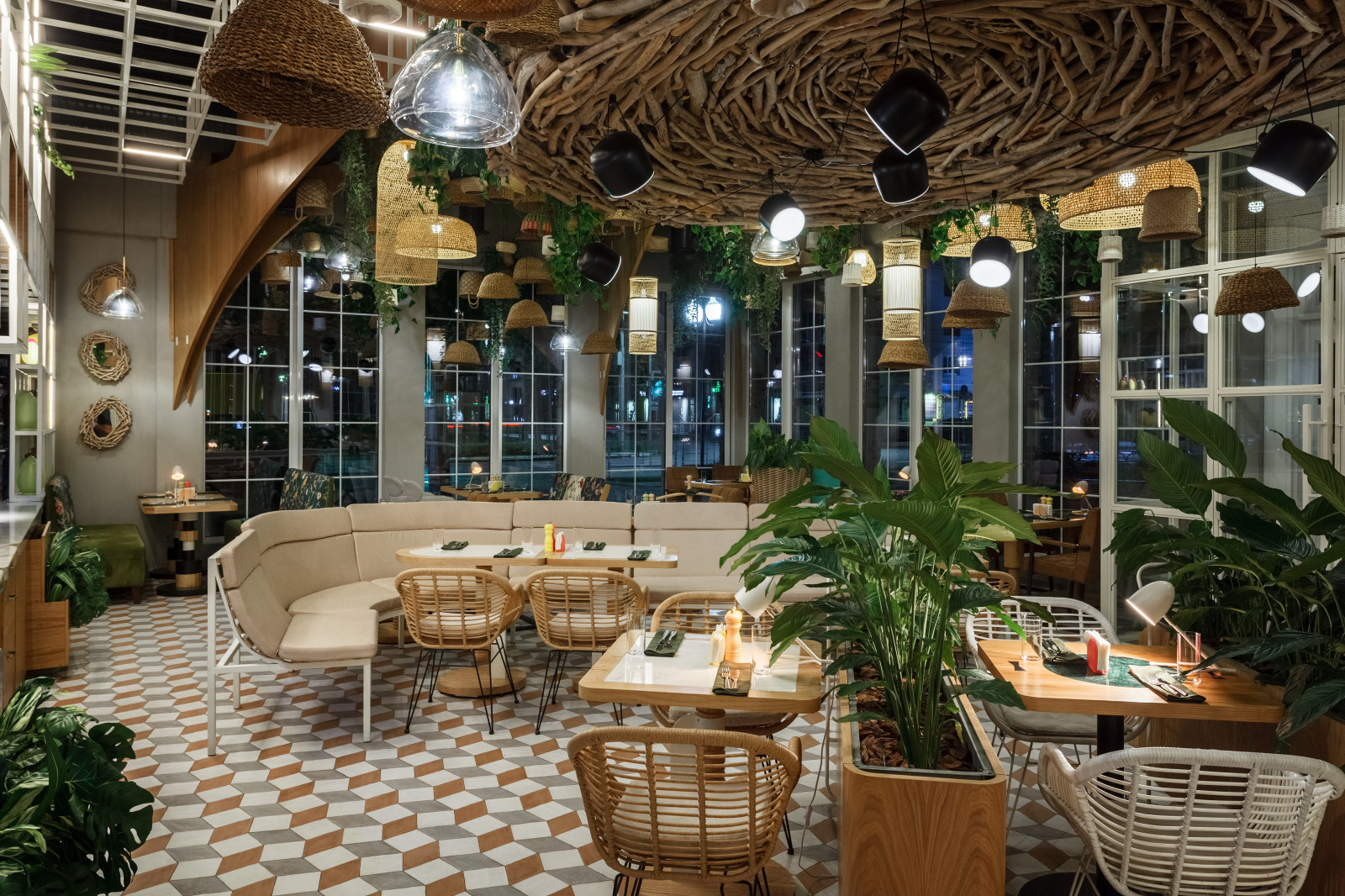 Ресторан "Птичка-Невеличка"