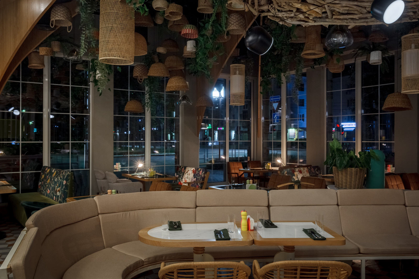 Ресторан "Птичка-Невеличка"