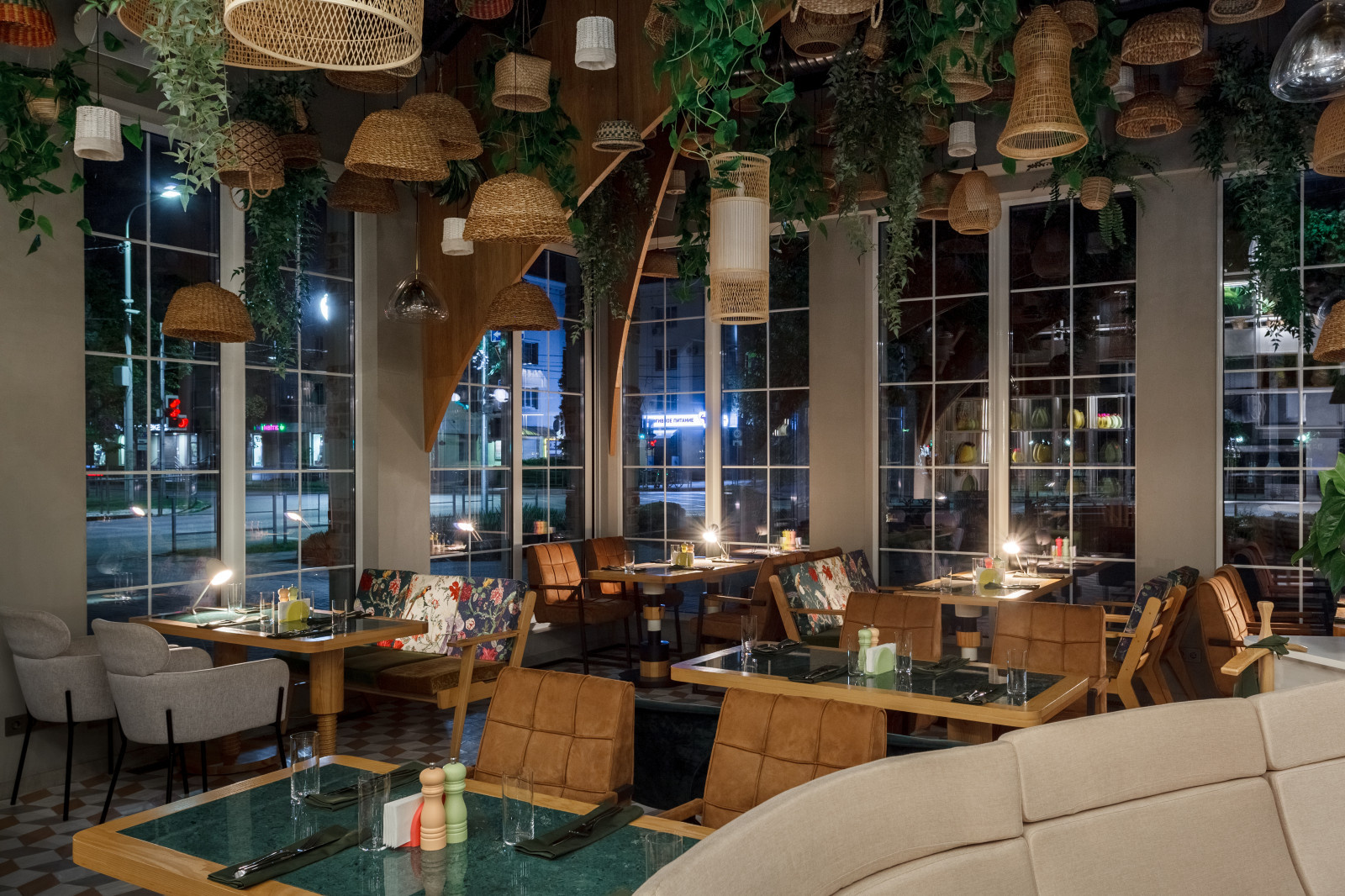 Ресторан "Птичка-Невеличка"