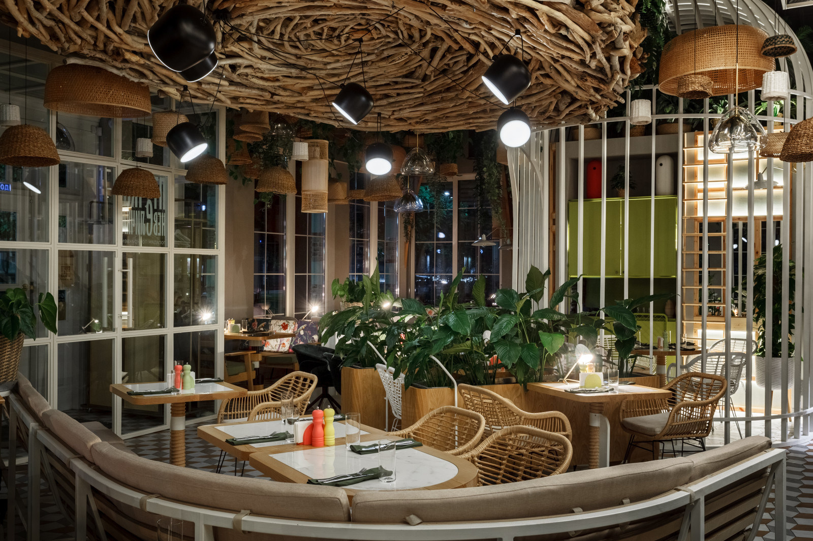 Ресторан "Птичка-Невеличка"