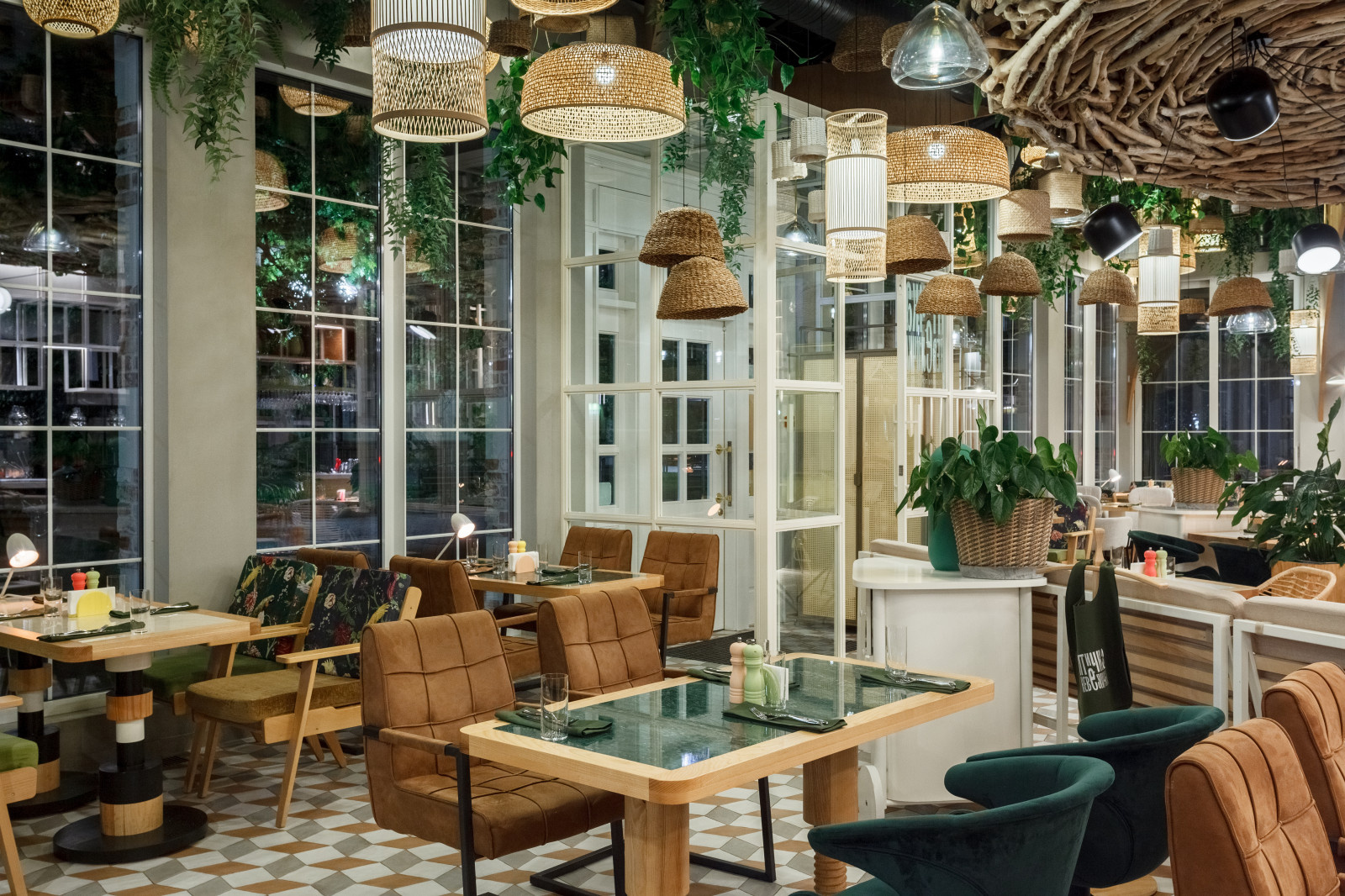 Ресторан "Птичка-Невеличка"