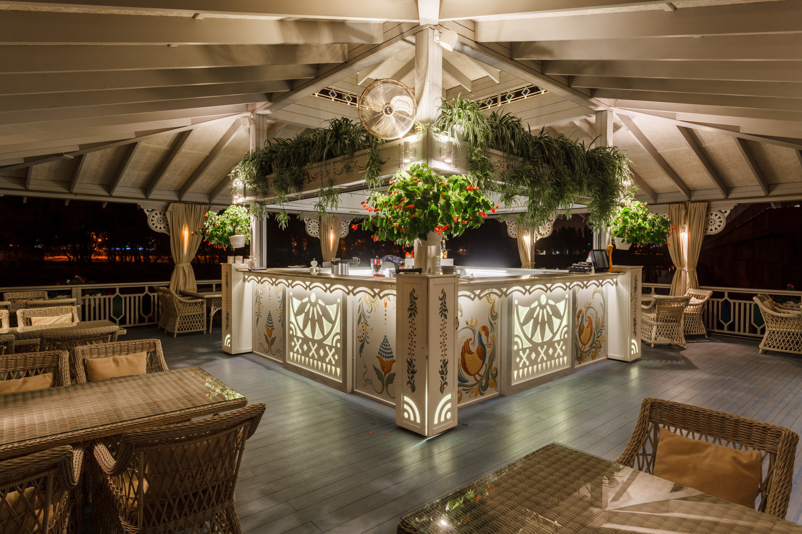 Ресторан "СТАНЪ". Летняя терраса.