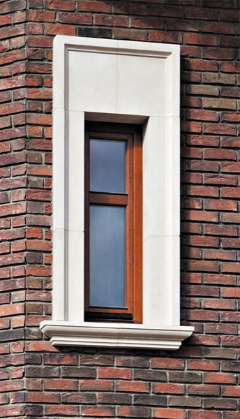 Сочетание искусственного камня и облицовочного кирпича