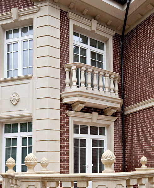 Комбинированная отделка загородного дома