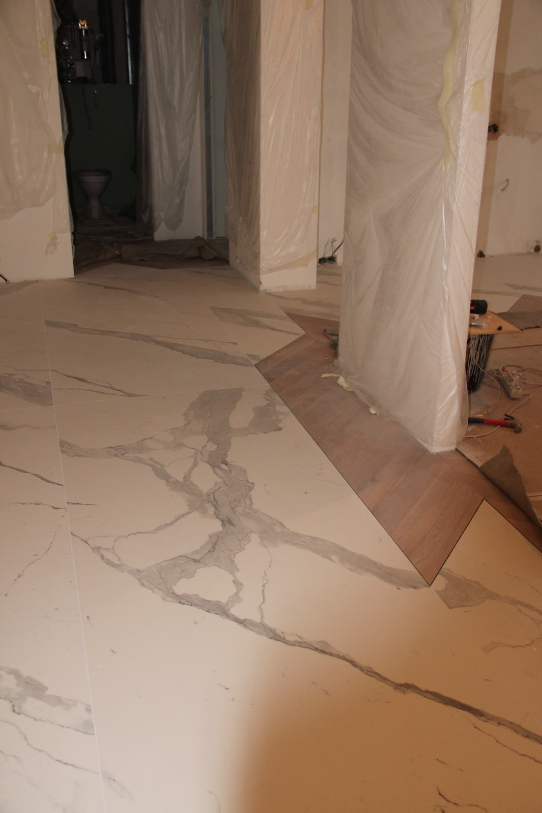 Полы из крупноформатного керамогранита. Ламинам 3000*1000