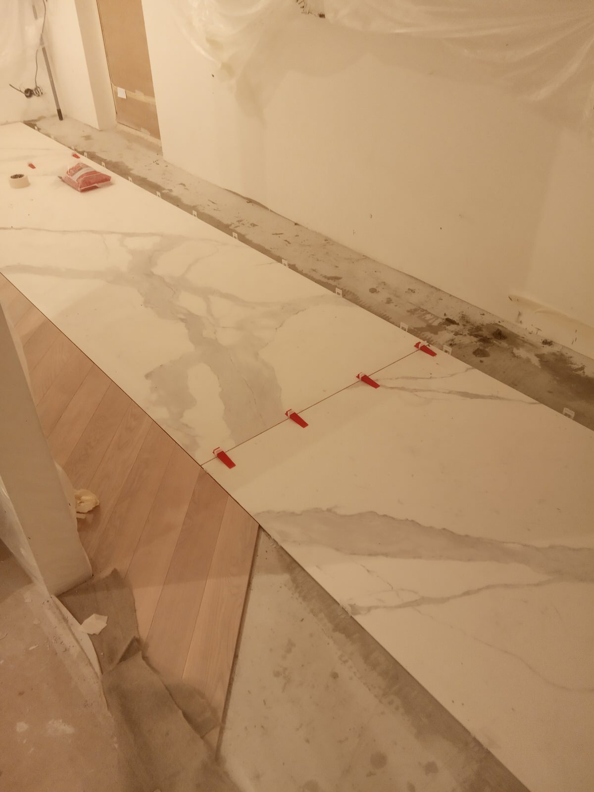 Полы из крупноформатного керамогранита. Ламинам 3000*1000