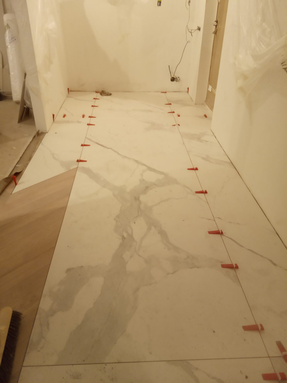 Полы из крупноформатного керамогранита. Ламинам 3000*1000