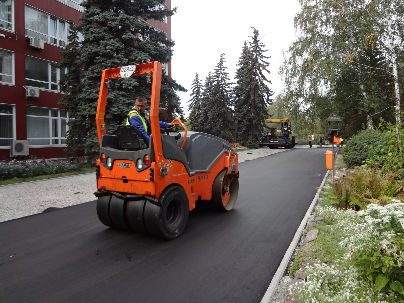 Строительство дорог и тротуаров