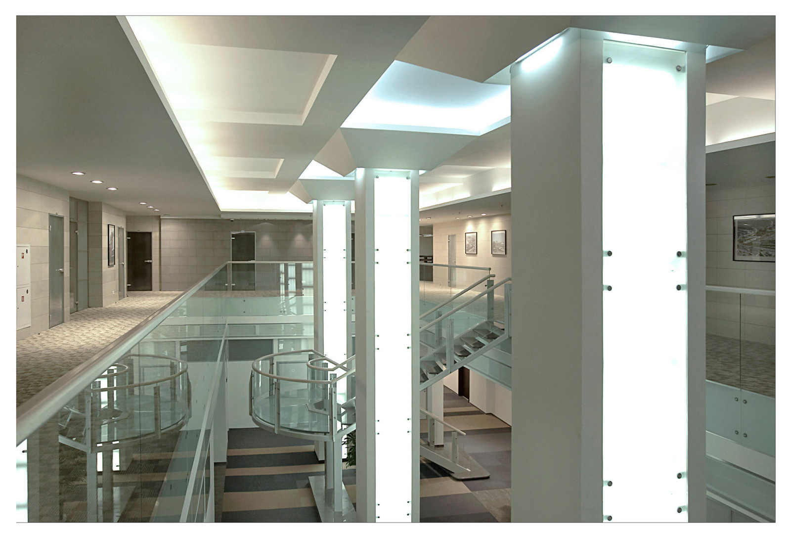 Лестница Стекло