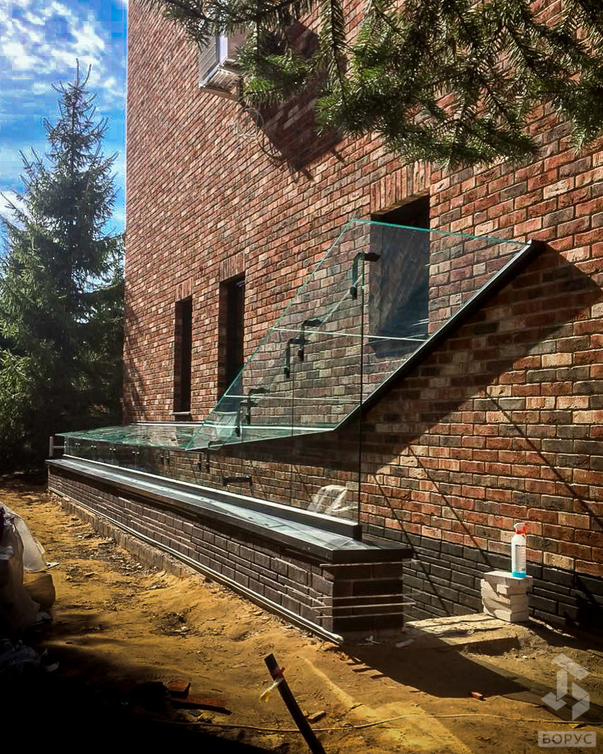 Козырек стеклянный