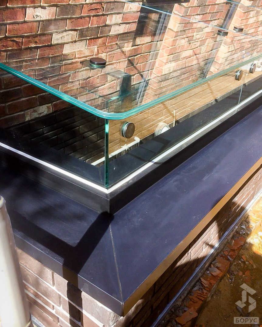 Козырек стеклянный