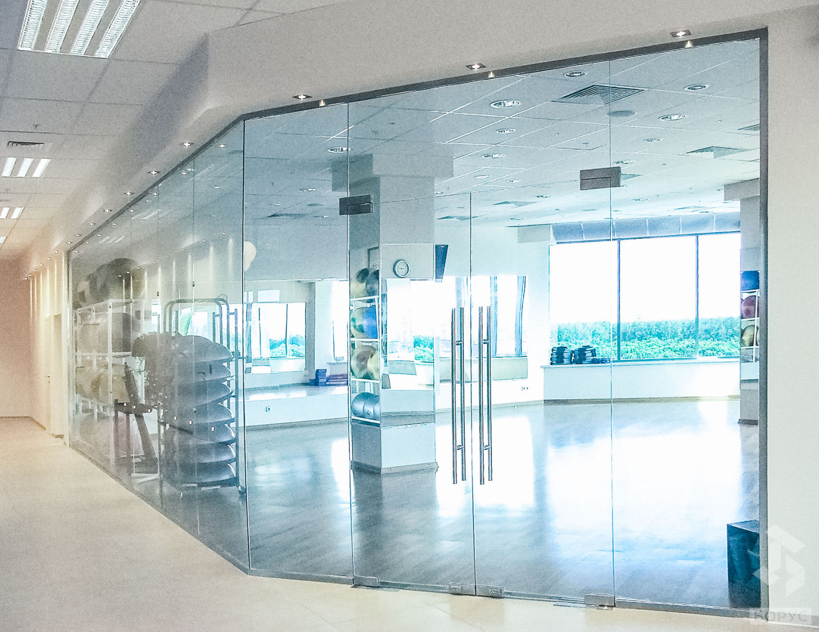 Стеклянные перегородки