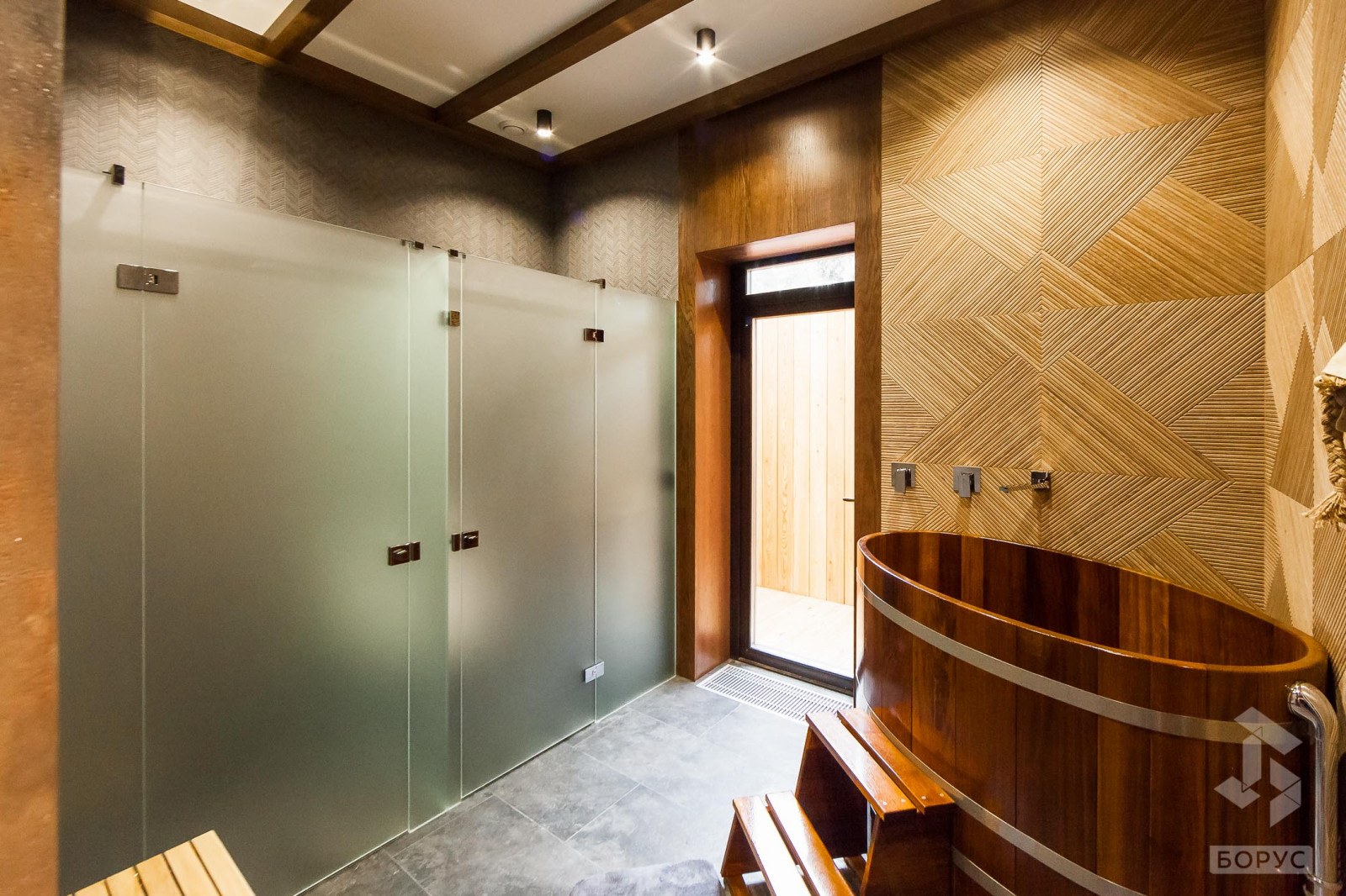 Стеклянная душевая